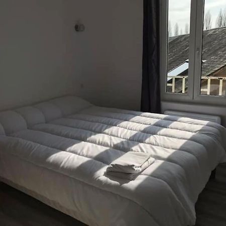 Appartement 10 pers face gare SNCF Appart Hotel le Cygne A Bourges Esterno foto